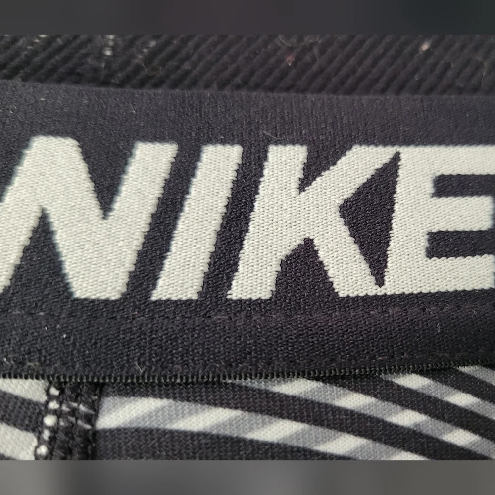 Nike athletic capri - Picture 3 of 4